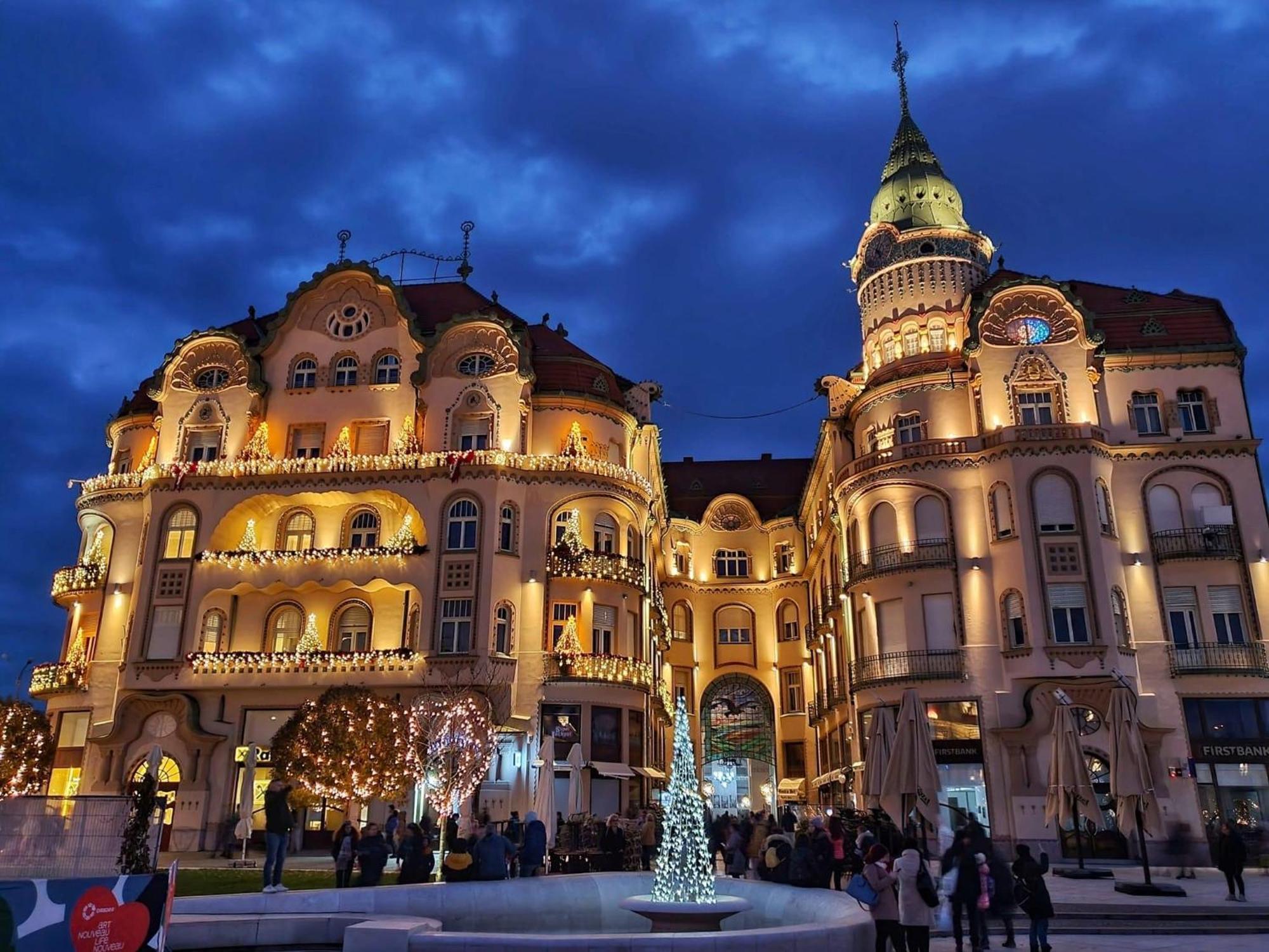 Bella Palace Орадя Экстерьер фото
